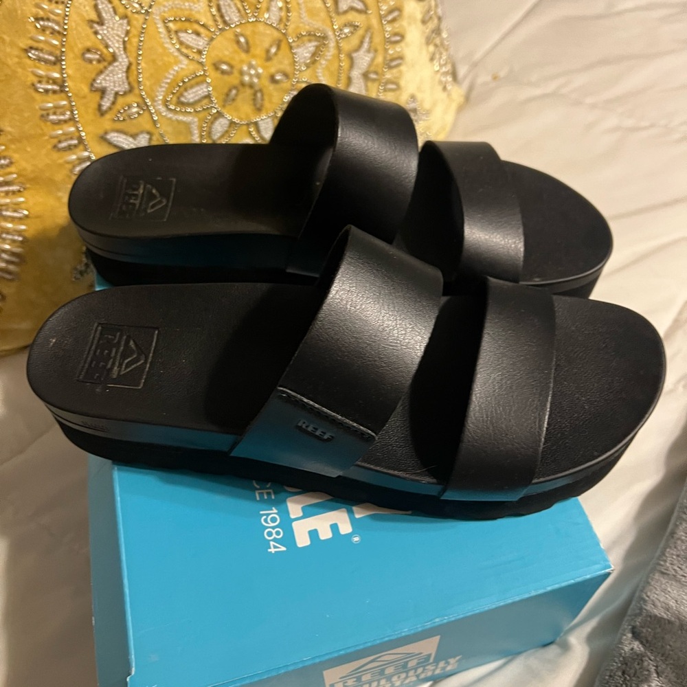 Women’s reef sandals